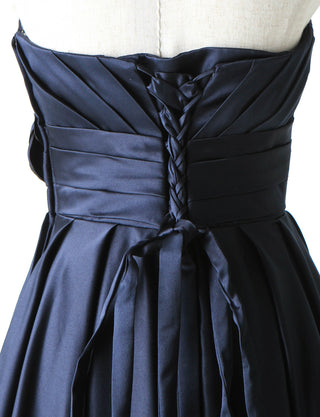 TWEED DRESS(ツイードドレス)のダークネイビーロングドレス・サテン ｜TH1407-DNYのトルソー上半身背面画像です。