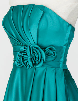 TWEED DRESS(ツイードドレス)のオールドグリーンロングドレス・サテン ｜TH1407-OGNのトルソー上半身斜め画像です。
