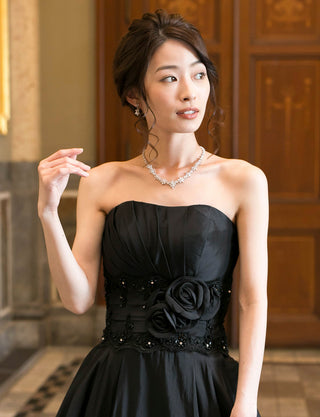 TWEED DRESS(ツイードドレス)のブラックロングドレス・タフタ ｜TH1408-BKの上半身正面画像です。