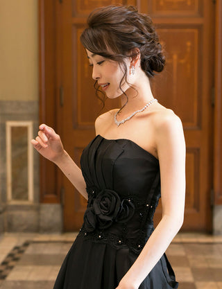 TWEED DRESS(ツイードドレス)のブラックロングドレス・タフタ ｜TH1408-BKの上半身斜め画像です。