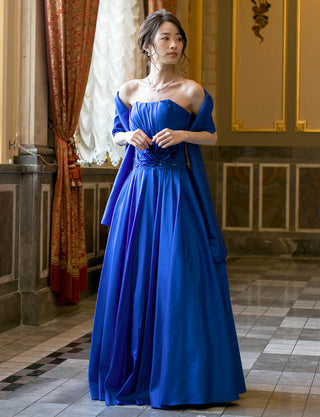 TWEED DRESS(ツイードドレス)のロイヤルブルーロングドレス・タフタ ｜TH1408-RBLの全身正面ストール着用画像です。