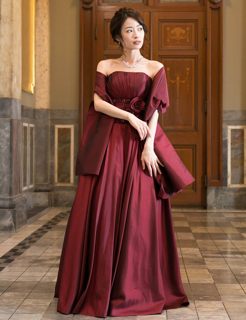 TWEED DRESS(ツイードドレス)のワインレッドロングドレス・タフタ ｜TH1408-WRDの全身正面ストール着用画像です。