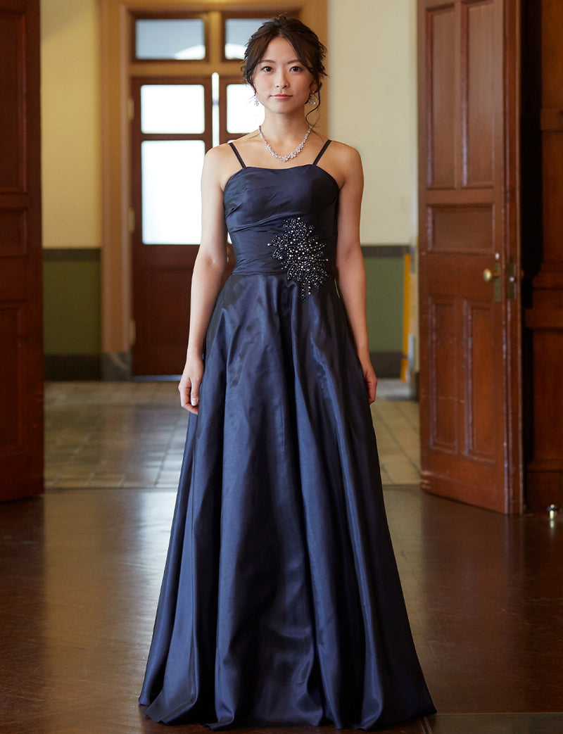 TWEED DRESS(ツイードドレス)のダークネイビーロングドレス・タフタ｜TH1432-1-DNYの全身正面ストラップ着用画像です。