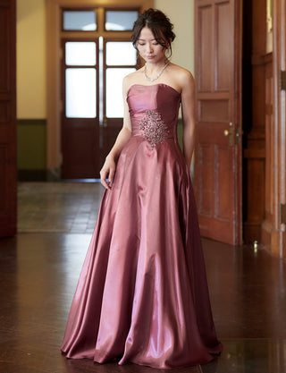 TWEED DRESS(ツイードドレス)のピンクローズロングドレス・タフタ｜TH1432-1-PKRの全身斜め画像です。