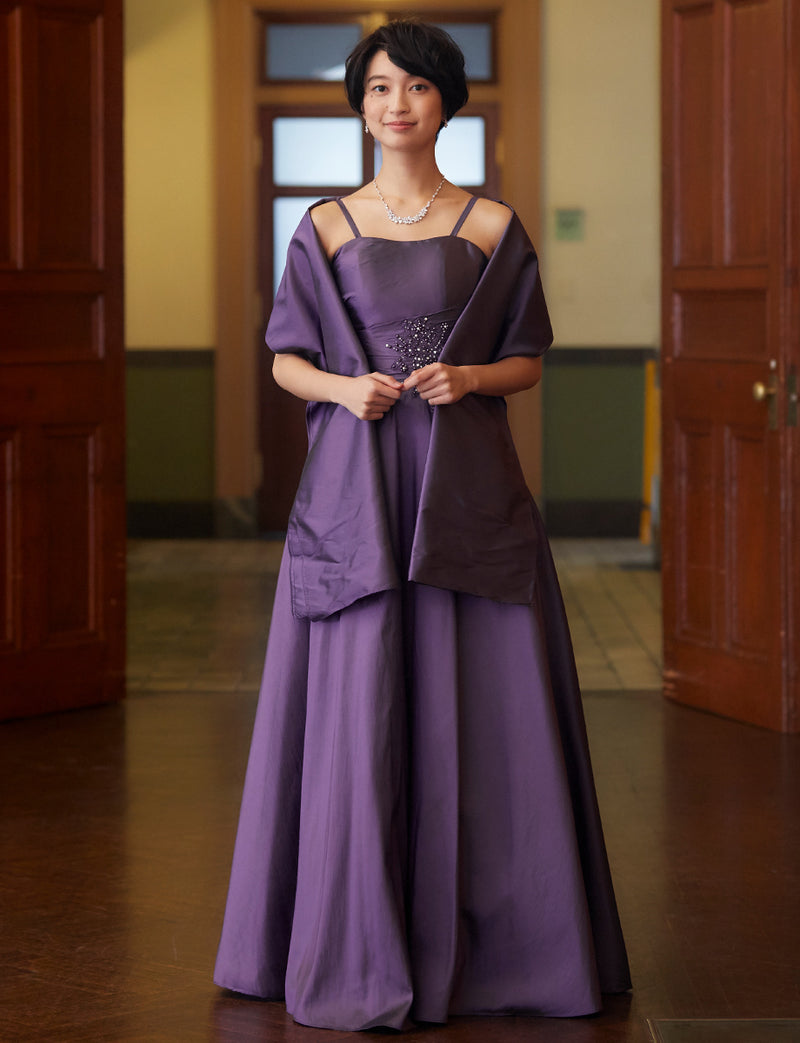 TWEED DRESS(ツイードドレス)のプラムロングドレス・タフタ｜TH1432-1-PMの全身正面ストール着用画像です。