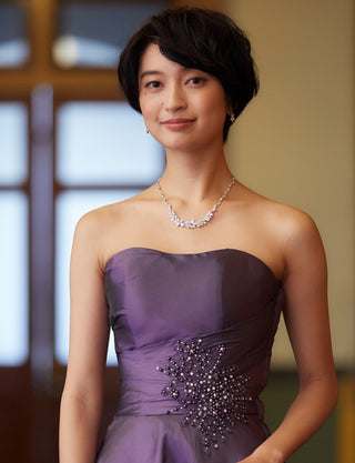 TWEED DRESS(ツイードドレス)のプラムロングドレス・タフタ｜TH1432-1-PMの上半身正面画像です。