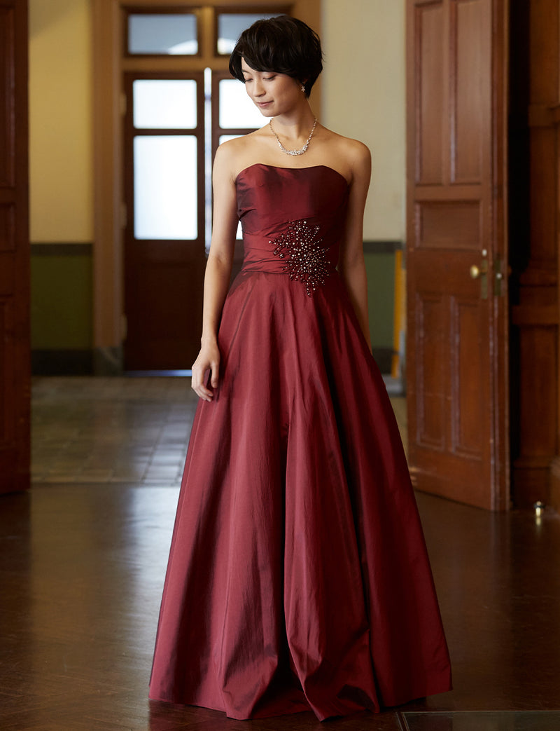 TWEED DRESS(ツイードドレス)のレッドブラックロングドレス・タフタ｜TH1432-1-RBKの全身正面画像です。