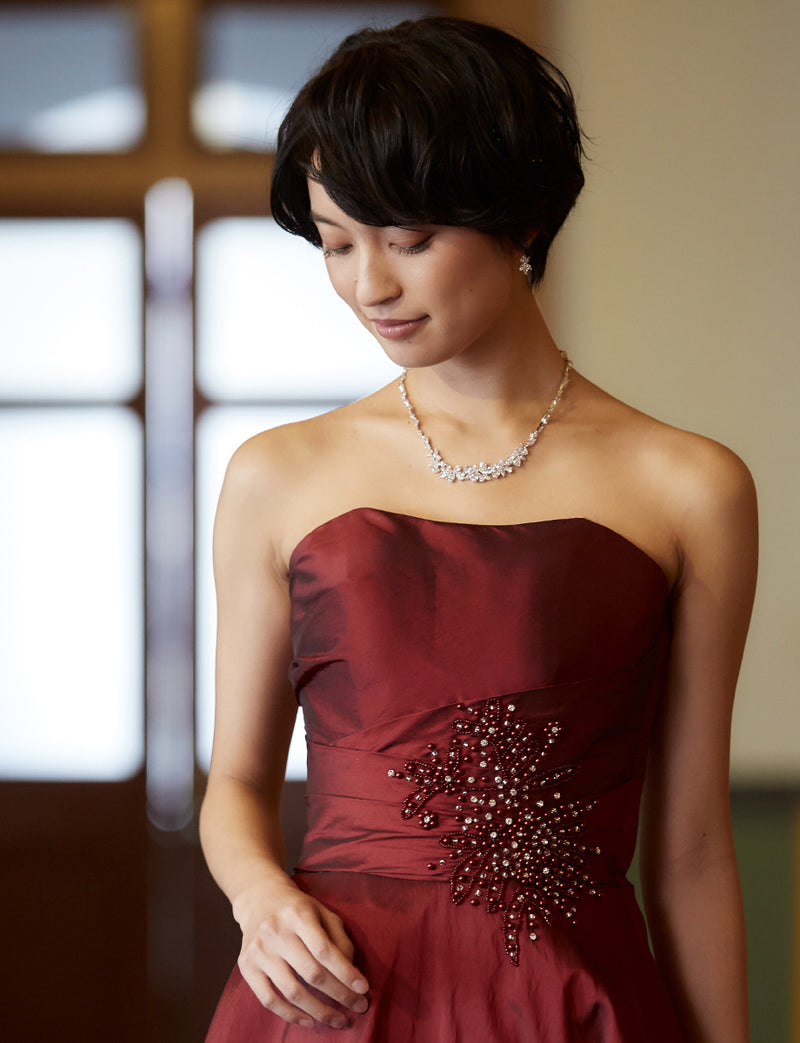 TWEED DRESS(ツイードドレス)のレッドブラックロングドレス・タフタ｜TH1432-1-RBKの上半身正面画像です。