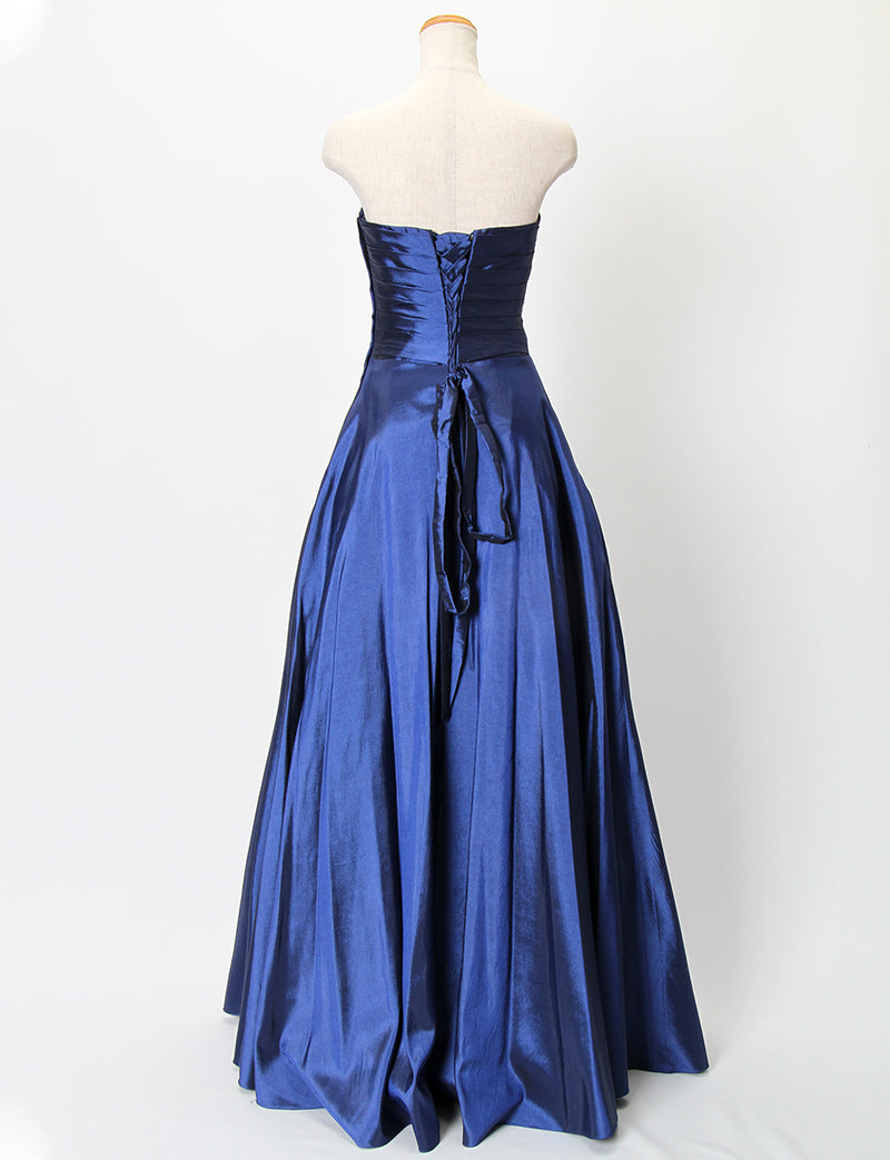 TWEED DRESS(ツイードドレス)のブルーネイビーロングドレス・タフタ｜TH1432-BLNYのトルソー全身背面画像です。