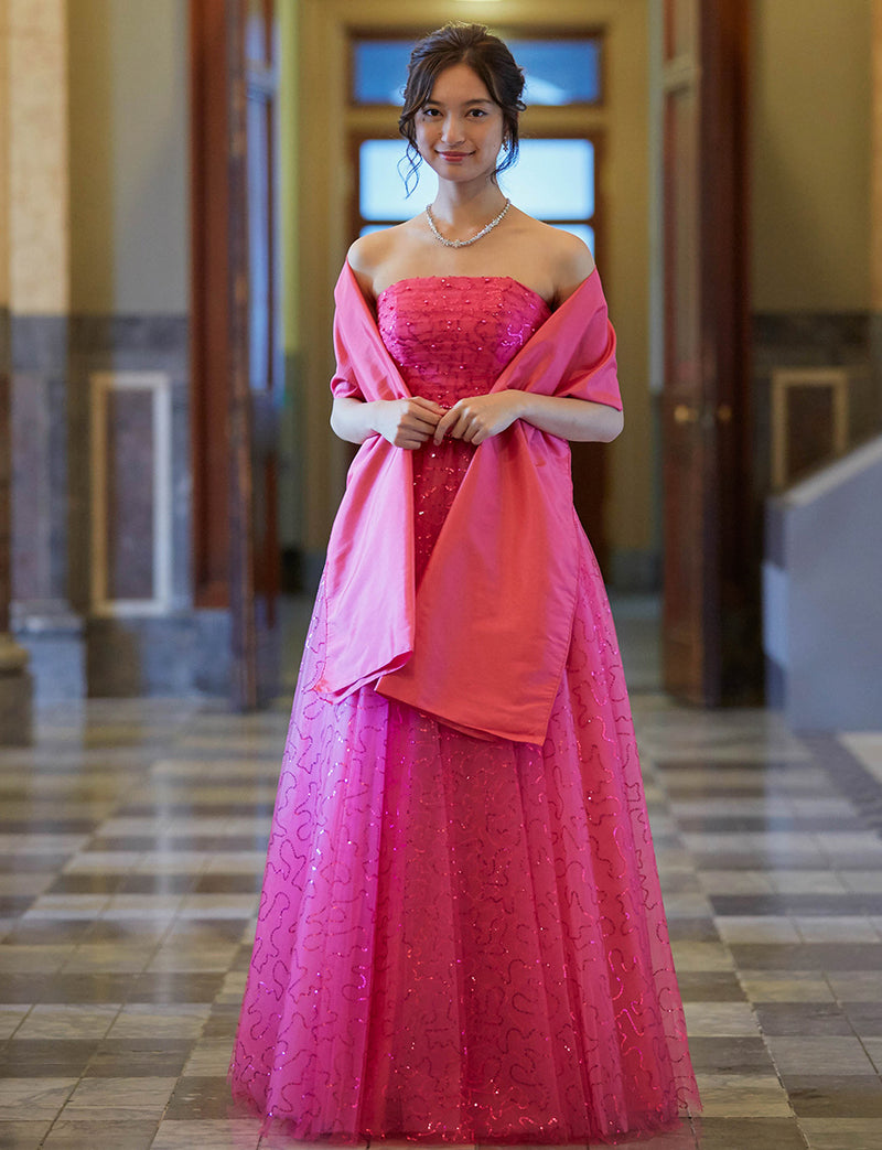 TWEED DRESS(ツイードドレス)のルージュピンクロングドレス・スパンコールチュール｜TH1450-RPKの全身正面ストール着用画像です。