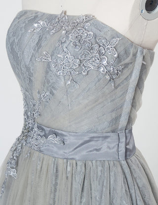 TWEED DRESS(ツイードドレス)のペールグレーロングドレス・チュール｜TH1454-PGYのトルソー上半身斜め画像です。