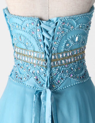 TWEED DRESS(ツイードドレス)のアイスブルーロングドレス・チュール｜TM1602-IBLのトルソー上半身背面画像です。