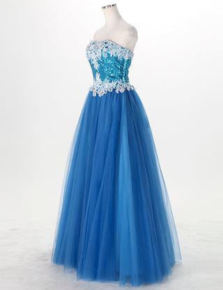 TWEED DRESS(ツイードドレス)のスカイブルーロングドレス・チュール｜TM1614-SBLのトルソー全身斜め画像です。