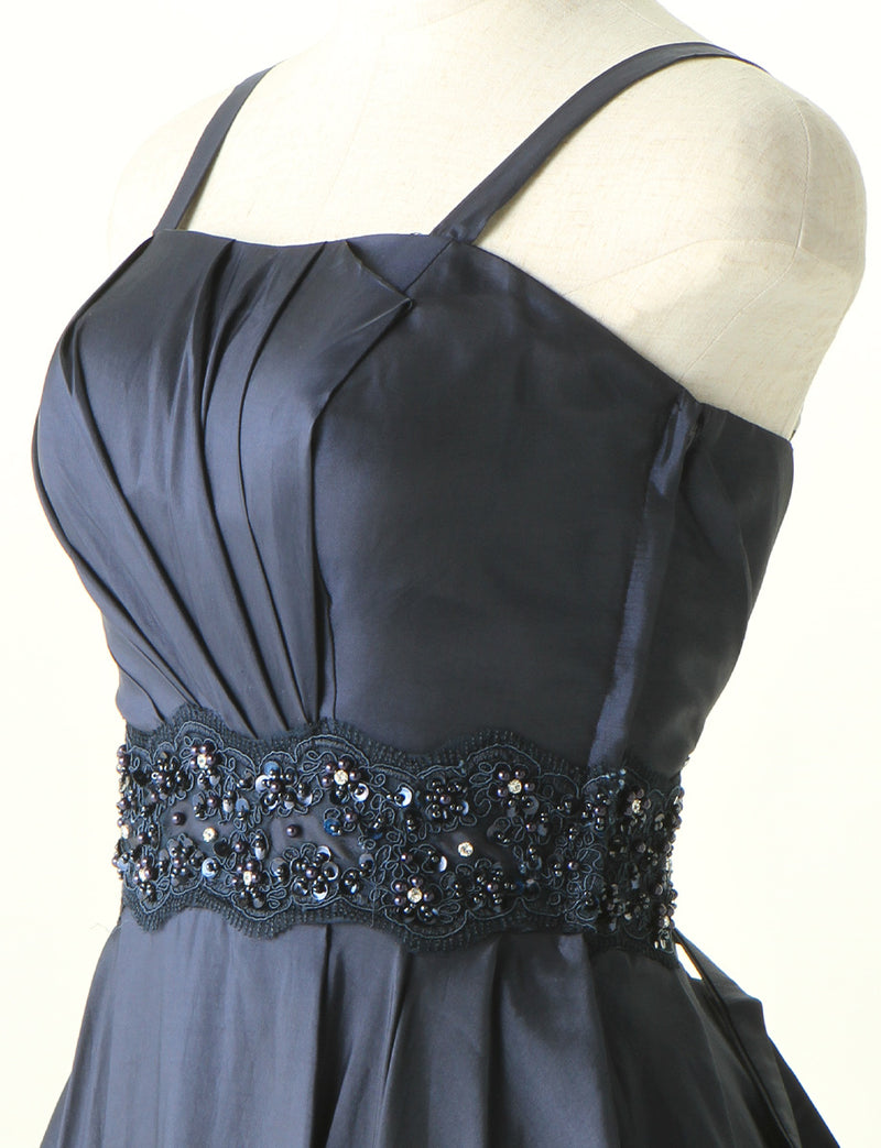TWEED DRESS(ツイードドレス)のダークネイビーロングドレス・タフタ｜TM1674-DNYのトルソー上半身斜め画像です。