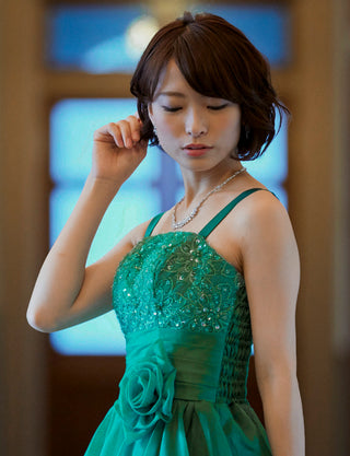 TWEED DRESS(ツイードドレス)のグリーンロングドレス・オーガンジー｜TM1675-GNの上半身斜め画像です。