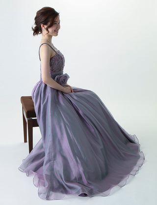 TWEED DRESS(ツイードドレス)のパープルレインロングドレス・オーガンジー｜TM1675-PERNの全身側面椅子に掛けた着用画像です。