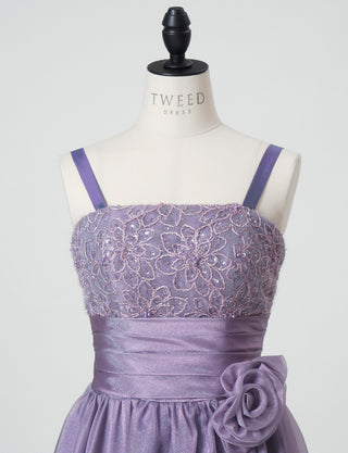 TWEED DRESS(ツイードドレス)のパープルレインロングドレス・オーガンジー｜TM1675-PERNのトルソー上半身正面付属コサージュを付けた画像です。