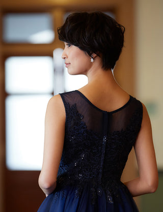 TWEED DRESS(ツイードドレス)のダークネイビーロングドレス・チュール｜TN2003-DNYの上半身後ろ画像です。