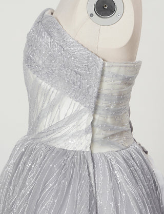 TWEED DRESS(ツイードドレス)のシルバーグレーロングドレス・チュール｜TN2009-SGYのトルソー上半身側面画像です。