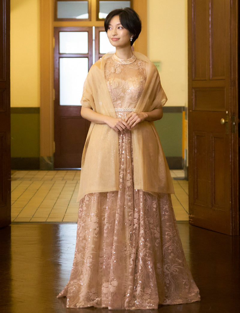 TWEED DRESS(ツイードドレス)のゴールドベージュロングドレス・チュール｜TN2010-GBEGの全身正面ストール着用画像です。