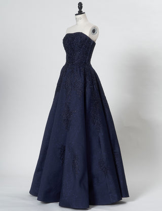 TWEED DRESS(ツイードドレス)のダークネイビーロングドレス・ジャガード｜TN2011-DNYのトルソー全身斜め画像です。