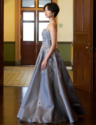 TWEED DRESS(ツイードドレス)のダークグレーロングドレス・ジャガード｜TN2011-DGYの全身側面画像です。