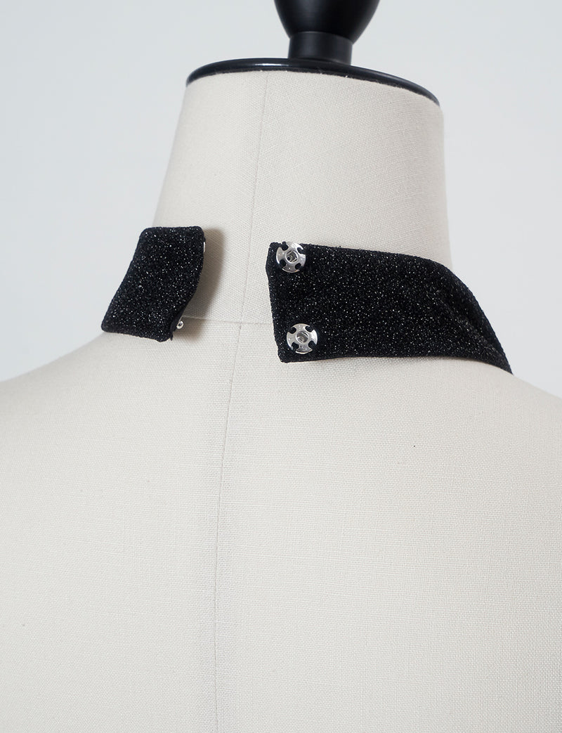 TWEED DRESS(ツイードドレス)のブラックロングドレス・グリッター生地｜TN2013-BKのホルターネック着脱用スナップボタン拡大画像です。