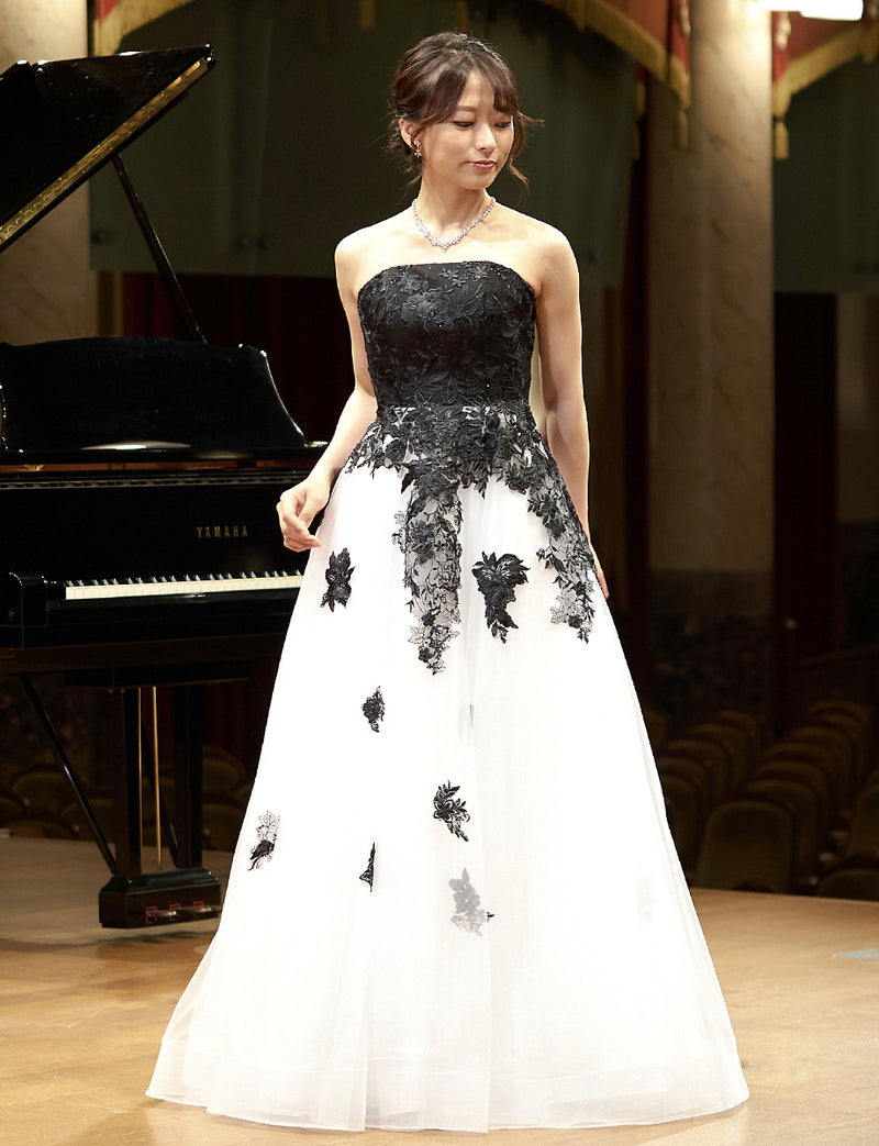 TWEED DRESS(ツイードドレス)のホワイトロングドレス・チュール｜TN2020-WTの全身正面画像です。