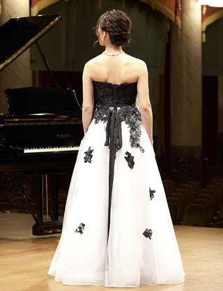 TWEED DRESS(ツイードドレス)のホワイトロングドレス・チュール｜TN2020-WTの全身背面画像です。