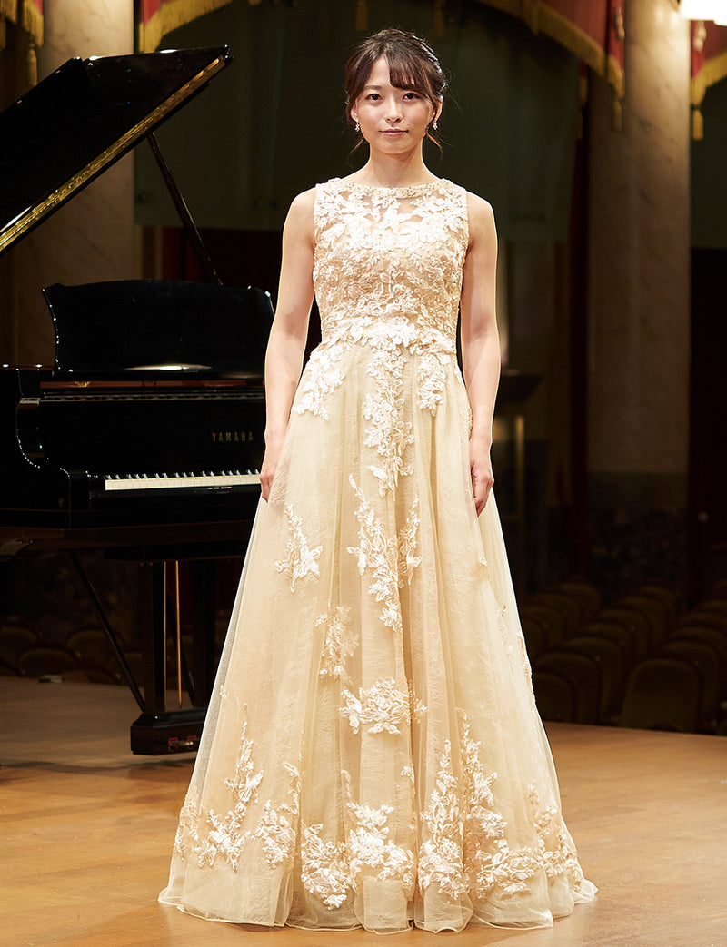 TWEED DRESS(ツイードドレス)のシャンパンゴールドロングドレス・チュール｜TN2024-CGDの全身正面ボレロ着用画像です。