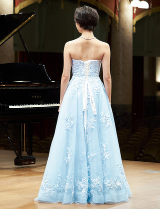 TWEED DRESS(ツイードドレス)のアイスブルーロングドレス・チュール｜TN2024-IBLの全身背面画像です。