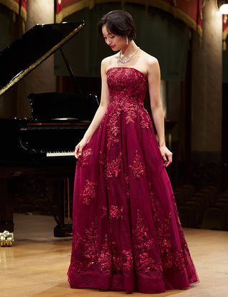 TWEED DRESS(ツイードドレス)のワインレッドロングドレス・チュール｜TN2024-WRDの全身斜め画像です。