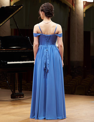 TWEED DRESS(ツイードドレス)のブルーロングドレス・シフォン｜TN2027-BLの全身背面オフショルダーストラップ着用画像です。