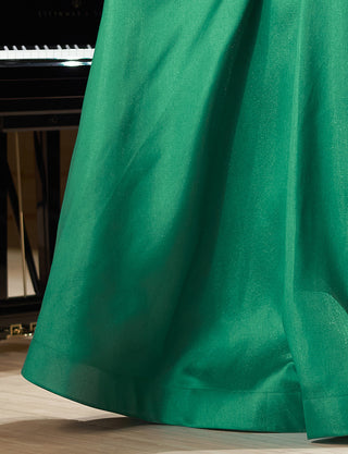 FineFeathers(ファインフェザーズ)のボトルグリーンロングドレス・サテン｜TO2102-BGNのスカート裾拡大画像です。