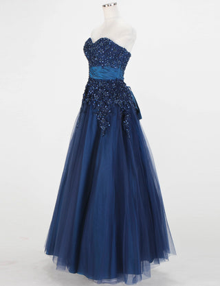 TWEED DRESS(ツイードドレス)のブルーネイビーロングドレス・チュール｜TS1502-BLNYのトルソー全身斜め画像です。