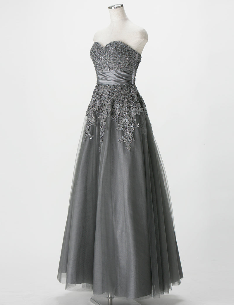 TWEED DRESS(ツイードドレス)のダークグレーロングドレス・チュール｜TS1502-DGYのトルソー全身斜め画像です。