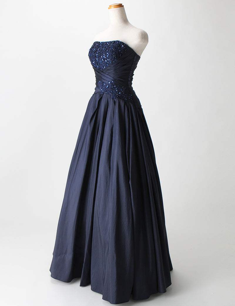 TWEED DRESS(ツイードドレス)のダークネイビーロングドレス・タフタ｜TS1578-DNYのトルソー全身斜め画像です。