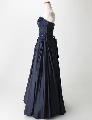 TWEED DRESS(ツイードドレス)のダークネイビーロングドレス・タフタ｜TS1578-DNYのトルソー全身側面画像です。