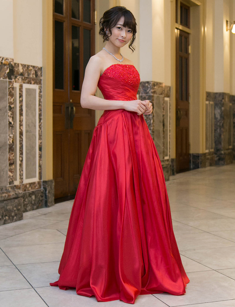 TWEED DRESS(ツイードドレス)のレッドロングドレス・タフタ｜TS1578-RDの全身斜め画像です。
