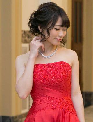 TWEED DRESS(ツイードドレス)のレッドロングドレス・タフタ｜TS1578-RDの上半身正面画像です。