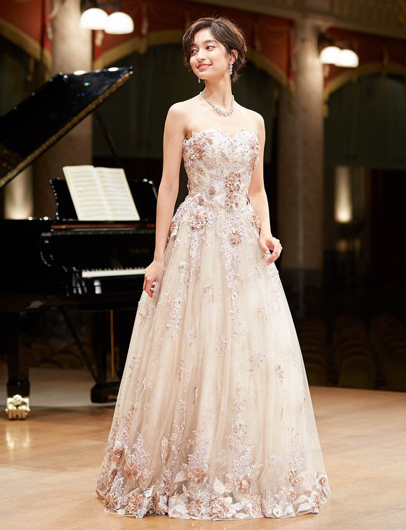 TWEED DRESS(ツイードドレス)のシャンパンベージュロングドレス・チュール｜TW1901-CBEGの全身斜め画像です。