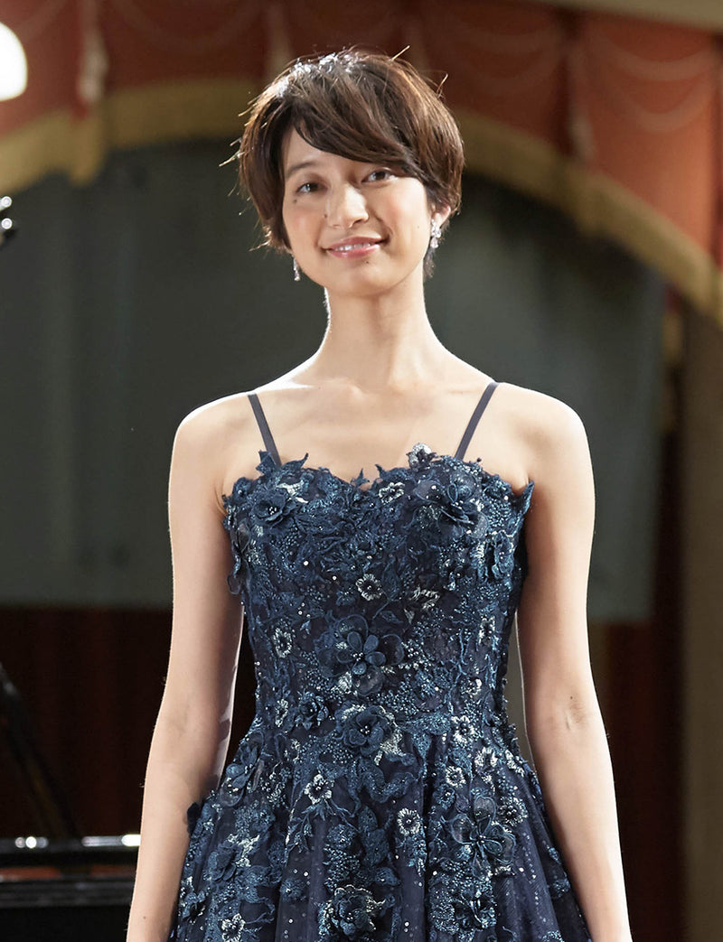TWEED DRESS(ツイードドレス)のダークネイビーロングドレス・チュール｜TW1901-DNYの上半身正面ストラップ画像です。