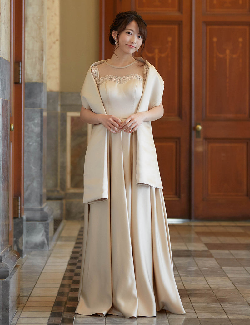 TWEED DRESS(ツイードドレス)のゴールドベージュロングドレス・サテン｜TW1908-GBEGの全身正面ストール着用画像です。