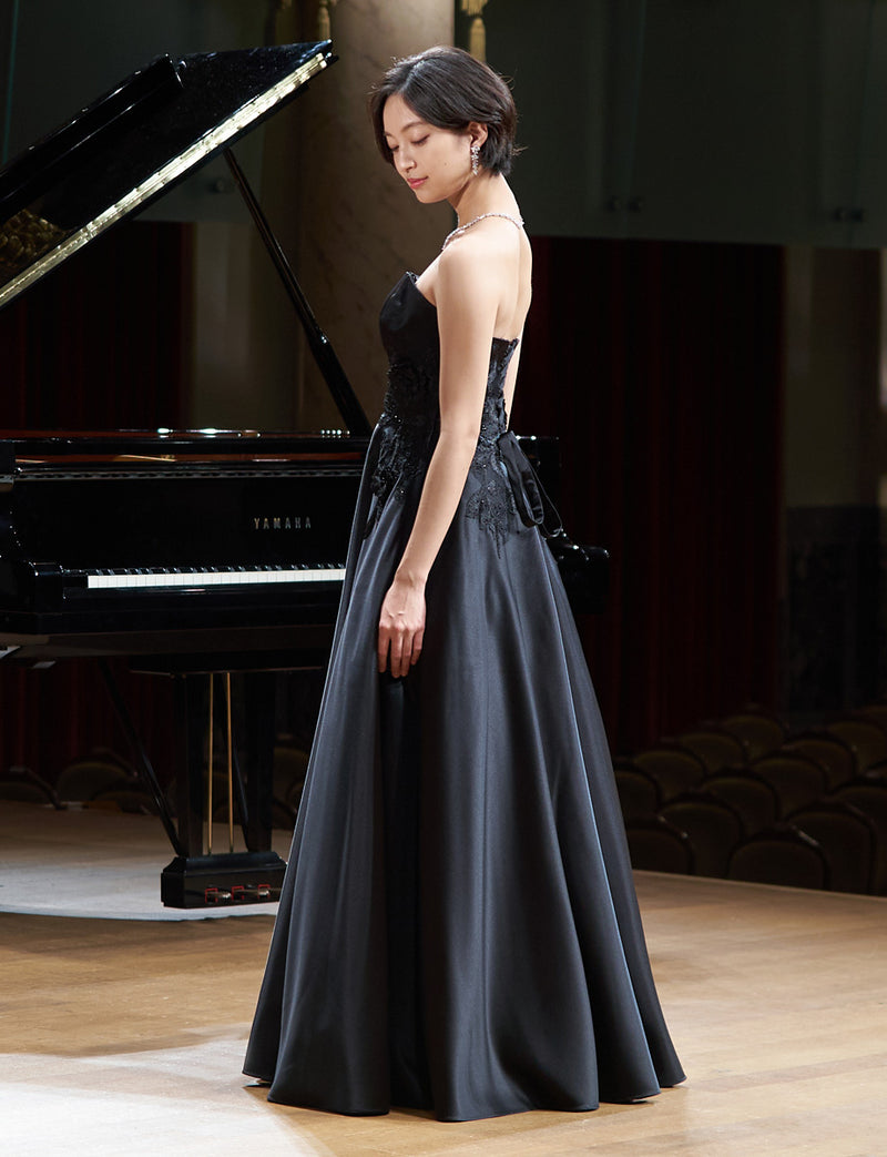 TWEED DRESS(ツイードドレス)のブラックロングドレス・サテン｜TW1914-1-BKの全身側面画像です。