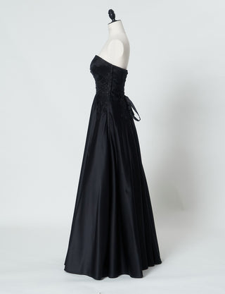 TWEED DRESS(ツイードドレス)のブラックロングドレス・サテン｜TW1914-1-BKのトルソー全身側面画像です。