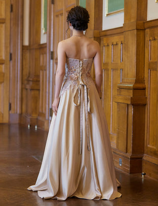 TWEED DRESS(ツイードドレス)のシャンパンゴールドロングドレス・サテン｜TW1914-CGDの全身背面画像です。