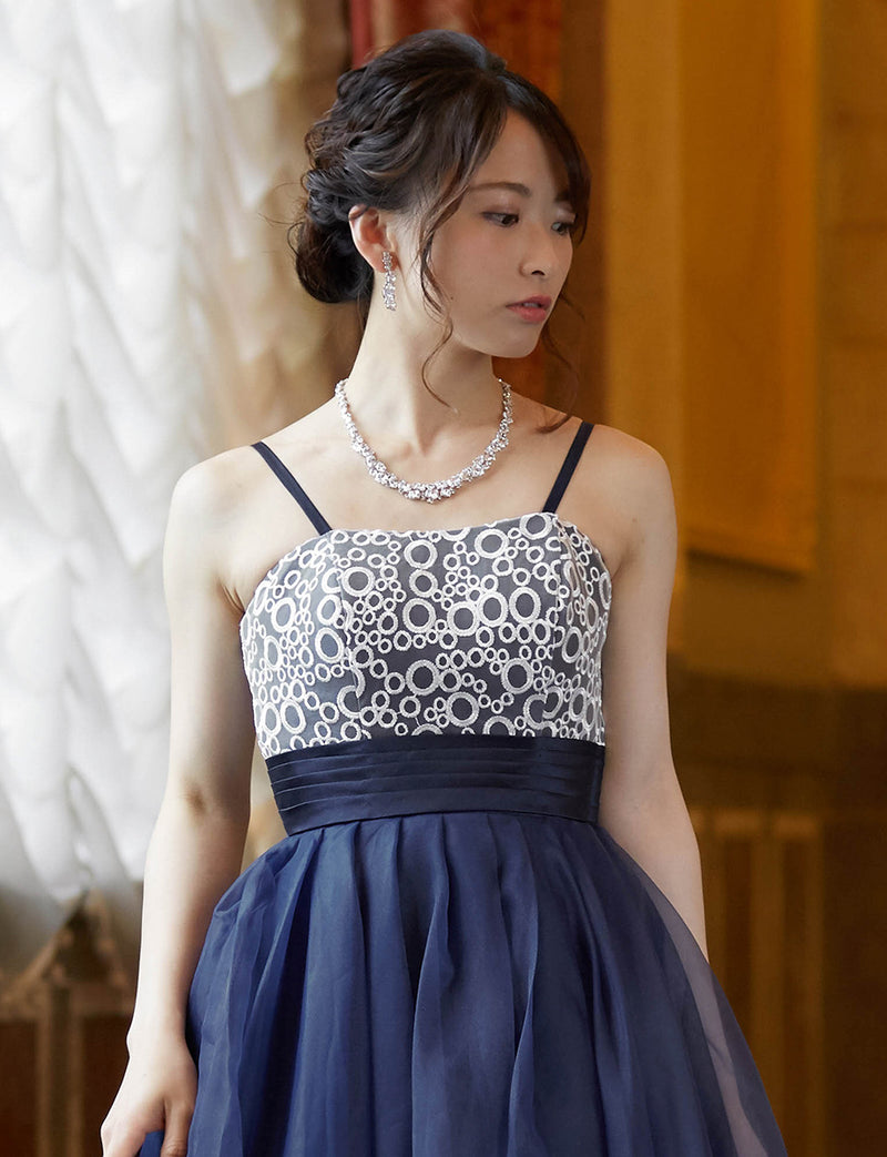TWEED DRESS(ツイードドレス)のダークネイビーロングドレス・チュール｜TW1919-DNYの上半身正面ストラップ着用画像です。