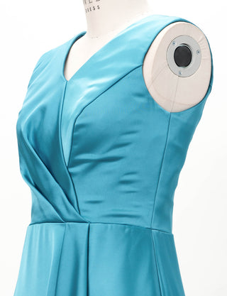 TWEED DRESS(ツイードドレス)のブルーグリーンロングドレス・サテン｜TW1932-BLGNのトルソー上半身斜め画像です。