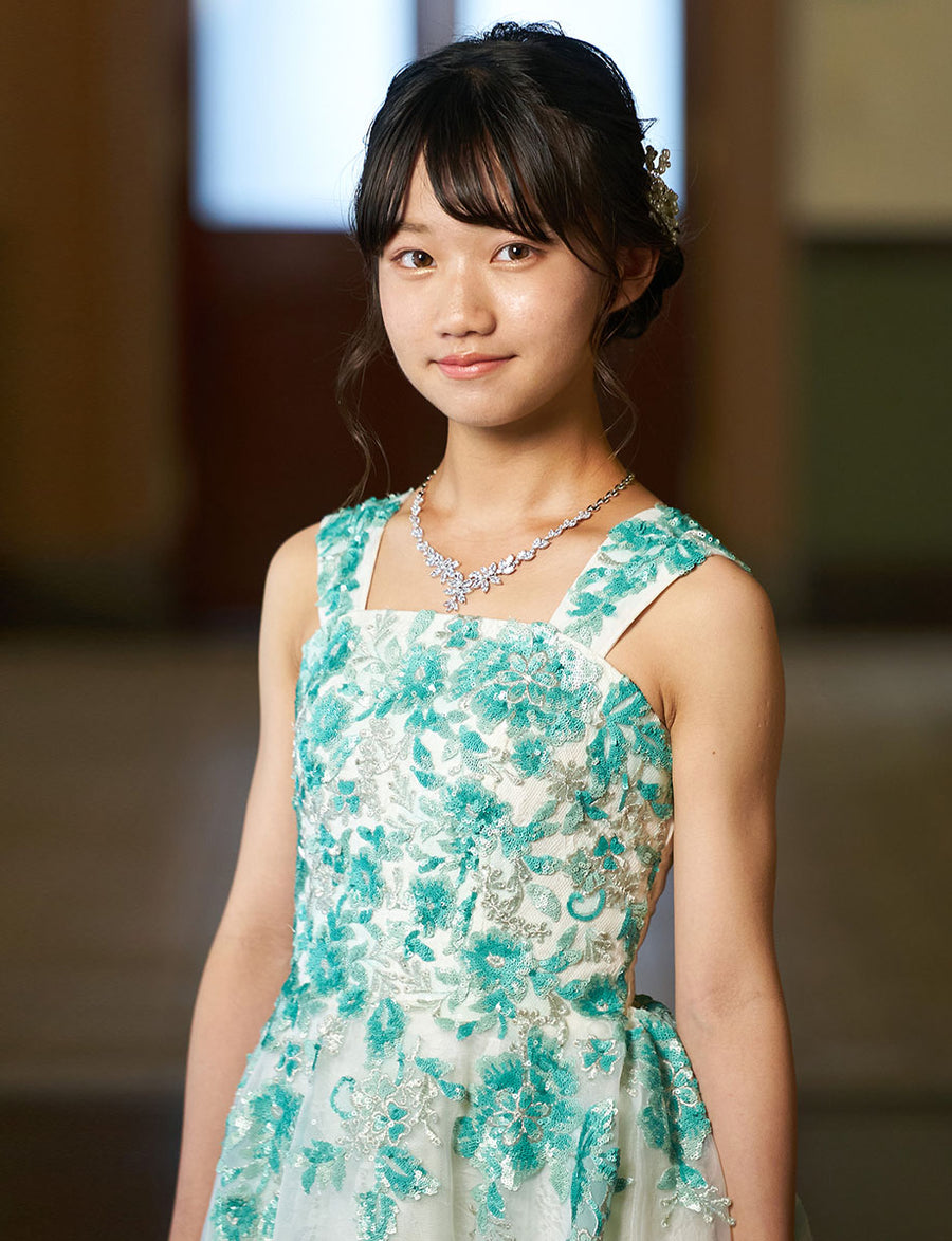 中学生 ピアノ発表会 ドレス・ジュニア 演奏会ドレスにお薦めホワイト